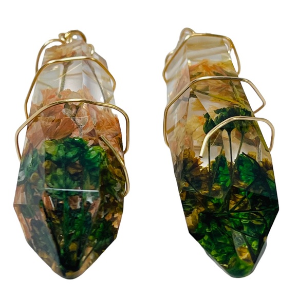 Yellow & green floral resin crystal shaped dangle earrings NEW - Picture 6 of 7